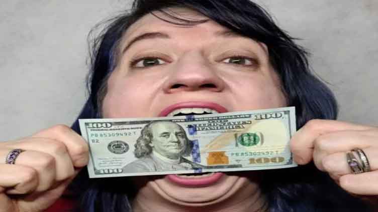 US woman breaks record for world's biggest female mouth gape