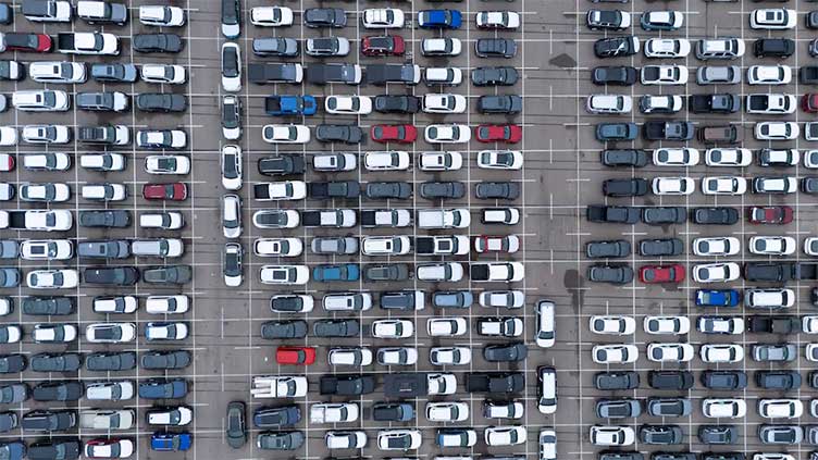 Trump eases auto tariffs burden as Lutnick touts first foreign trade deal