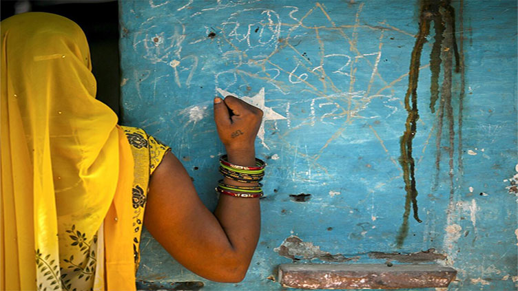 Dunya News India to ask caste status in next census for first time in decades