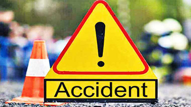 Three killed, 10 injured as coach overturns in Panu Aqil